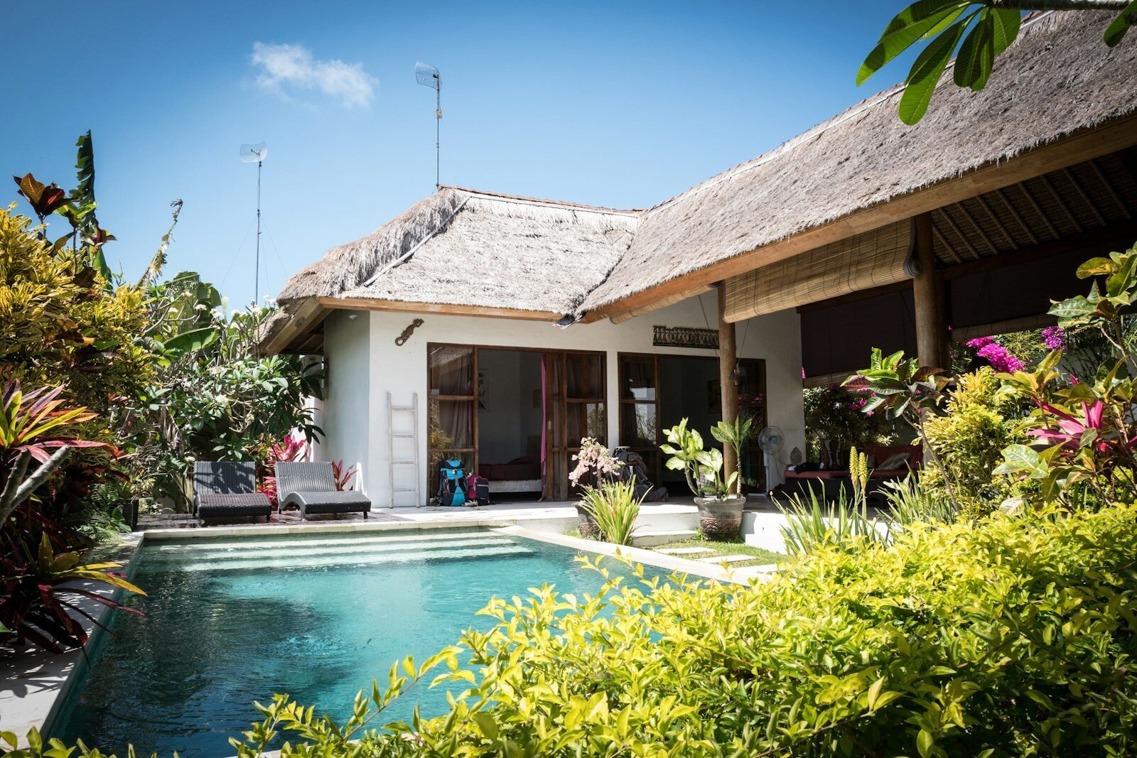 Gili Air Villas: Oceanfront vs Inland Stays